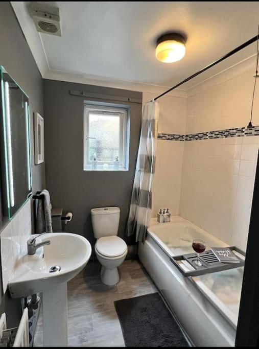 Lovely, Two Bedroom Apartment Central Location Λονδίνο Εξωτερικό φωτογραφία